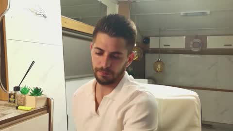 independent model online show from May 6, 6:47 pm