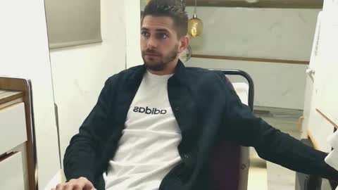 independent model online show from April 22, 7:21 pm