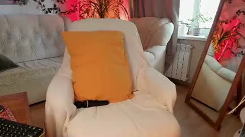     online show from July 1, 10:24 am