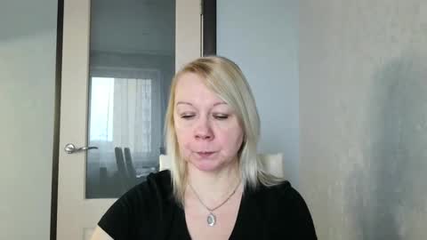 forever_smilex online show from March 12, 7:13 am