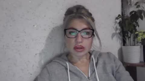 fox_red_lady7 online show from December 3, 11:55 am