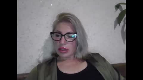 fox_red_lady7 online show from April 18, 5:37 pm