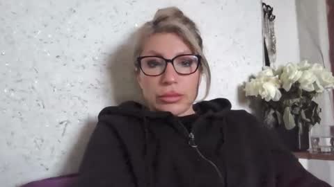 fox_red_lady7 online show from February 2, 10:00 am