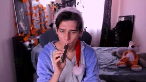 Foxicfu online show from December 18, 7:03 am