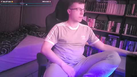 Snapshot of foxking4u chatting on October 31, 8:53 pm Adrian online show from October 31, 8:53 pm