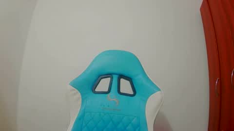 foxxxx_33 online show from December 15, 4:14 pm