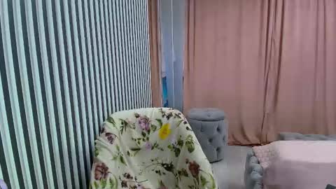 Snapshot of foxxyanna chatting on September 23, 7:02 am Ana online show from September 23, 7:02 am