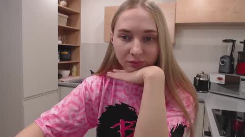 Maria online show from December 3, 9:39 am