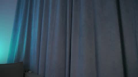 Eva online show from April 15, 7:49 pm