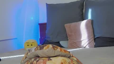 Foxy Kimmi online show from February 4, 7:23 am