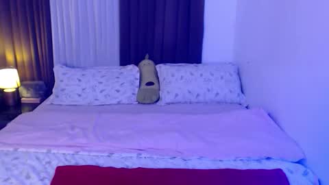 Ms. FOX online show from February 22, 11:29 pm