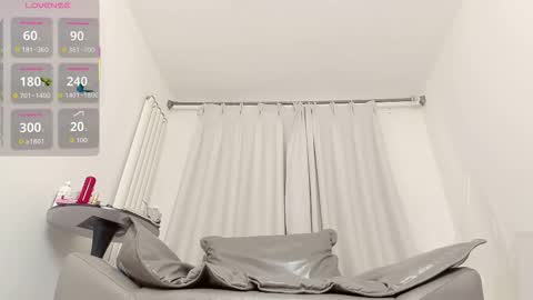 yiyi online show from September 16, 7:55 am