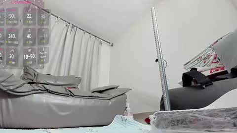 yiyi online show from November 21, 12:14 pm