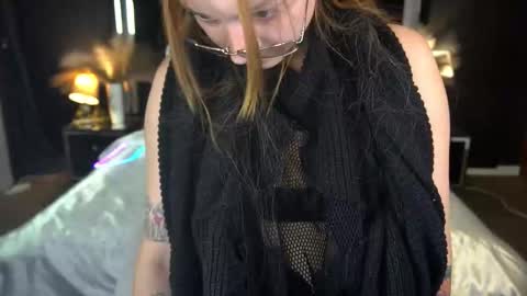 Maya online show from November 12, 2:41 pm