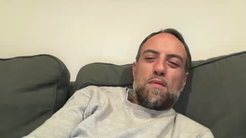 fra___ online show from December 3, 3:13 pm