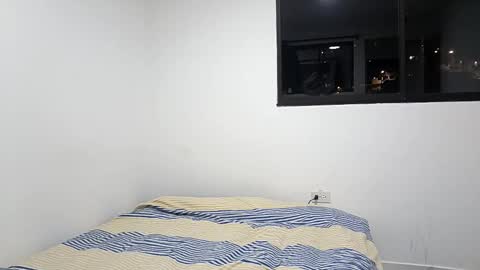 frankdanielsmolano online show from May 12, 2:42 am