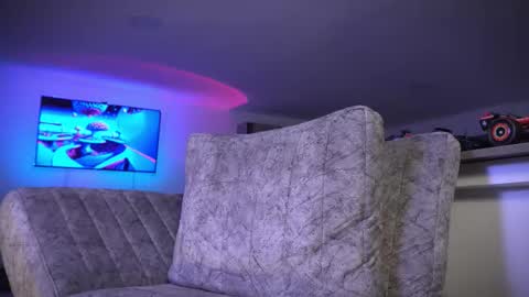 Frank Farrell. Hey remember to give me a thumbs up Ty online show from October 2, 6:12 am