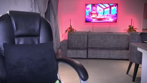 Frank Farrell. Hey remember to give me a thumbs up Ty online show from February 14, 3:31 am