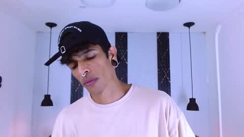 Franvill trato online show from March 7, 9:15 pm