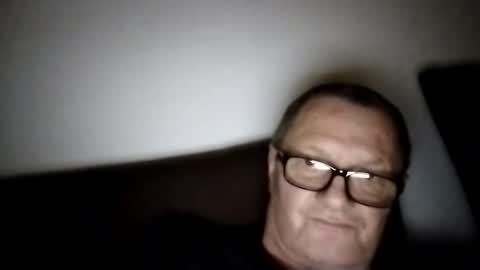 Snapshot of frauenfeind1 chatting on October 26, 2:18 pm Wolfi online show from October 26, 2:18 pm