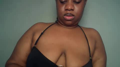 freaky slut5 online show from May 3, 5:24 am