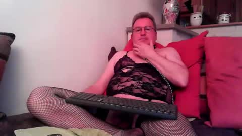 freddy9509 online show from April 8, 6:22 pm