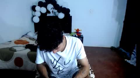 Snapshot of freddy_romans2 chatting on October 14, 4:04 am freddy romans online show from October 14, 4:04 am