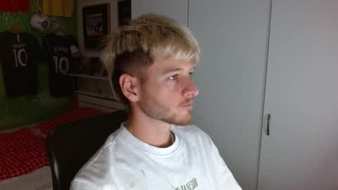 Snapshot of freddy_star chatting on October 7, 12:01 pm Frederick Perin online show from October 7, 12:01 pm