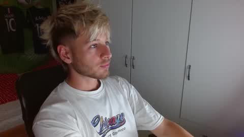 Snapshot of freddy_star chatting on October 20, 7:30 pm Frederick Perin online show from October 20, 7:30 pm