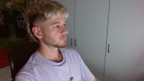 Snapshot of freddy_star chatting on September 27, 10:13 am Frederick Perin online show from September 27, 10:13 am
