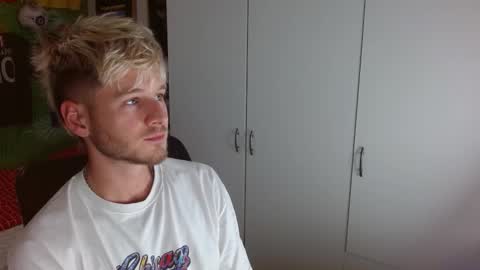 Snapshot of freddy_star chatting on October 21, 7:39 pm Frederick Perin online show from October 21, 7:39 pm