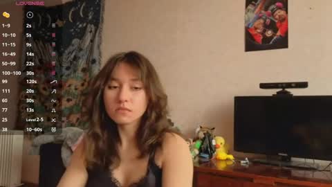 Mia online show from April 13, 9:57 am