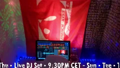 frenchkissdjfk online show from November 9, 5:15 pm