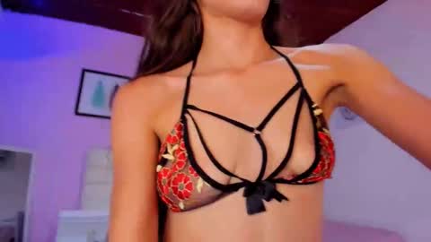 fresitalove01 online show from October 14, 6:44 pm