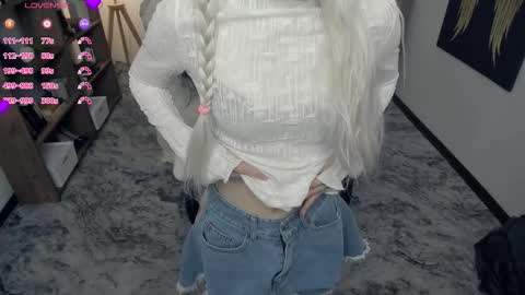 Freya online show from February 8, 7:39 pm