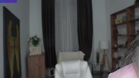 Freya online show from April 11, 7:40 pm