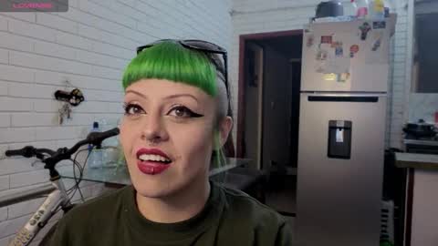 freyaa_sorceress online show from November 10, 5:32 am