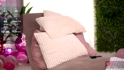 freyaheart online show from February 14, 9:01 am