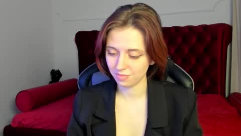 FreyaVey online show from March 4, 7:27 am