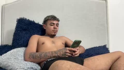 freyva_ online show from September 19, 4:05 am