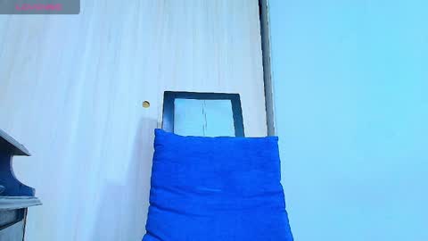 freyva_ online show from April 7, 1:29 am