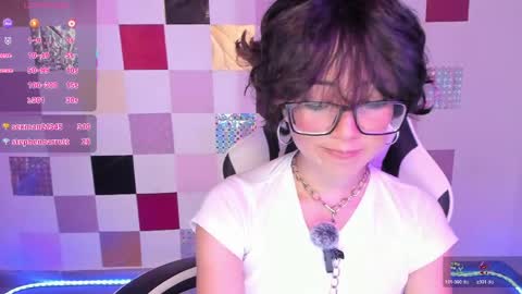 frida_lassi_ online show from March 27, 9:38 pm