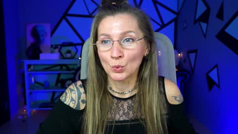 Frida Tander online show from February 8, 4:04 pm