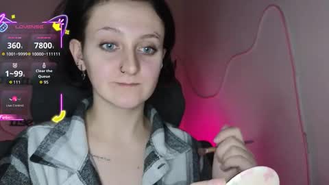 Snapshot of frosty_blueberries4 chatting on October 6, 10:27 pm ANA online show from October 6, 10:27 pm