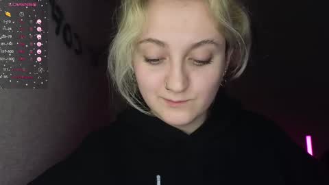 Snapshot of frosty_blueberries4 chatting on February 22, 10:52 pm ANA online show from February 22, 10:52 pm