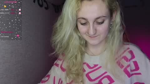 Snapshot of frosty_blueberries4 chatting on January 18, 6:32 pm ANA online show from January 18, 6:32 pm