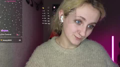 Snapshot of frosty_blueberries4 chatting on March 1, 2:44 pm ANA online show from March 1, 2:44 pm