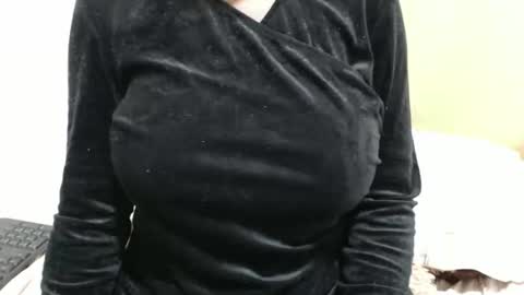 fruity28 online show from November 14, 5:53 am