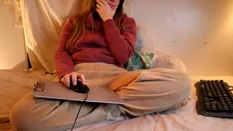 fuckmypussyplz1 online show from April 22, 1:35 am