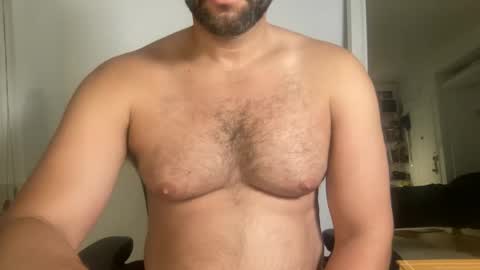 Snapshot of fuckyeahcoach chatting on September 25, 8:10 am Muscle Bear Jock in Training online show from September 25, 8:10 am